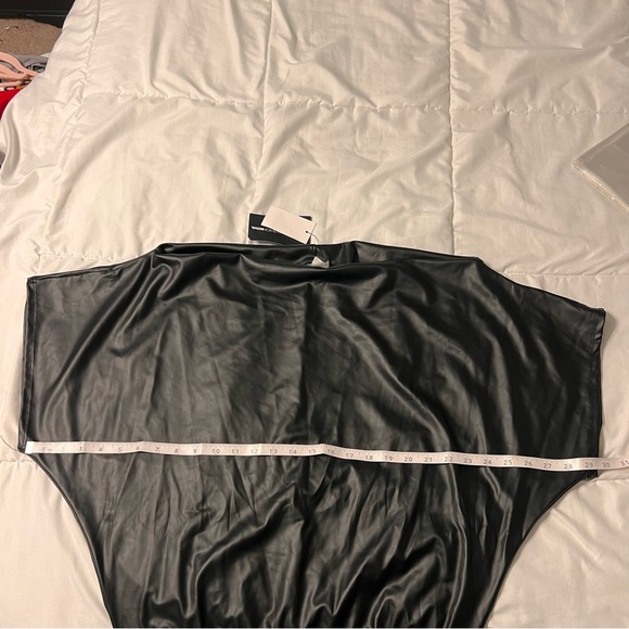 Fashion Nova NWT More To The Story Faux Leather Dress Size 1X Black Curvy - Picture 5 of 11
